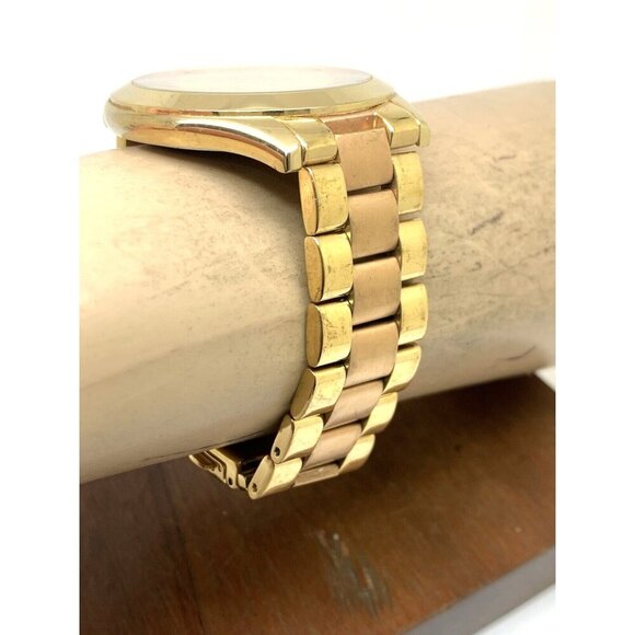 Michael Kors Women's Watch MK3493 Runway Quartz Two Tone Stainless Steel 42mm - Picture 11 of 13